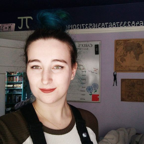 Meet your Posher, Carly - Picture 1 of 1